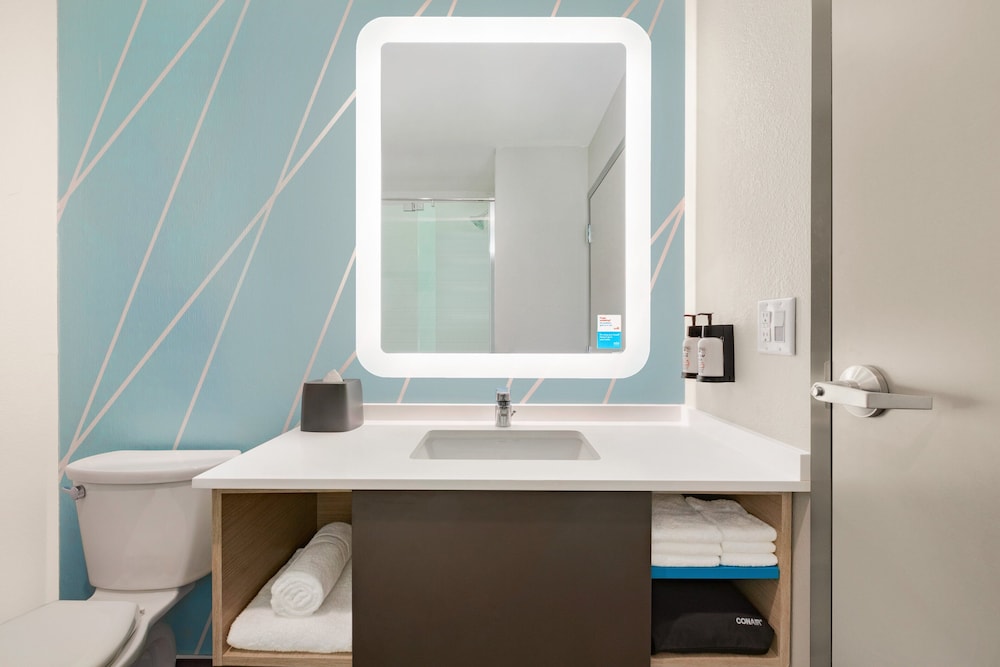 avid hotel Perry National Fairground Area by IHG - photo 13