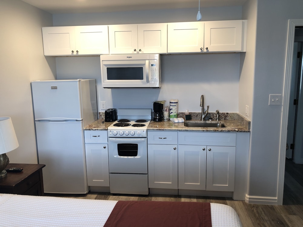 Beachgate CondoSuites & Motel - photo 61