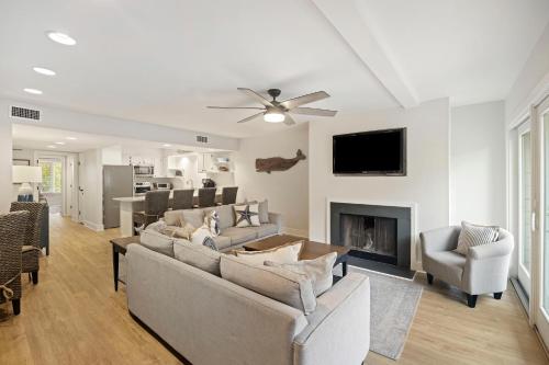 SG7C: 7C Seagrove Villa — 4-Star Luxury Hotel in Isle Of Palms, United States