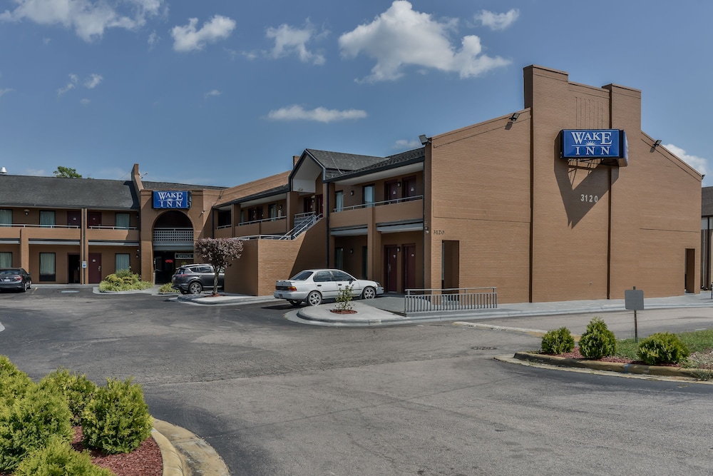 Wake Inn - photo 16