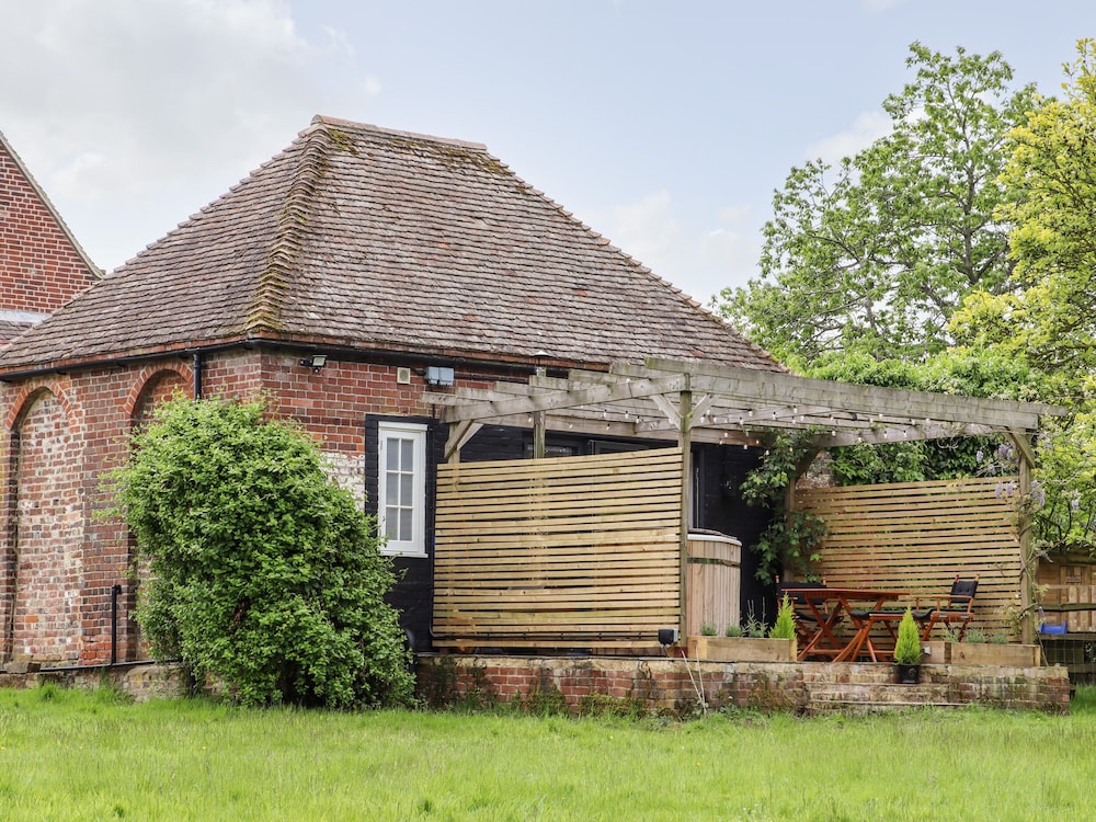 The Snug at Pickelden Farmhouse — 4-Star Luxury Hotel in Canterbury, United Kingdom