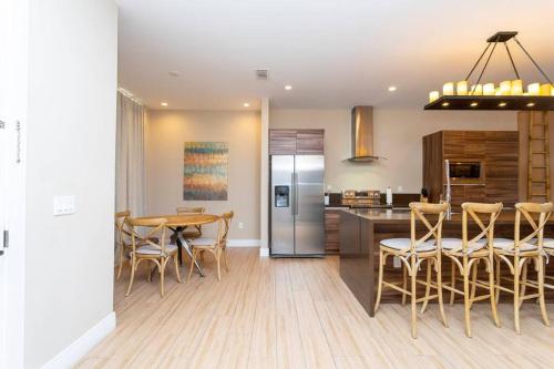 Modern and Luxury 4 suites close to Disney 7544 — 4-Star Luxury Hotel in Orlando, United States