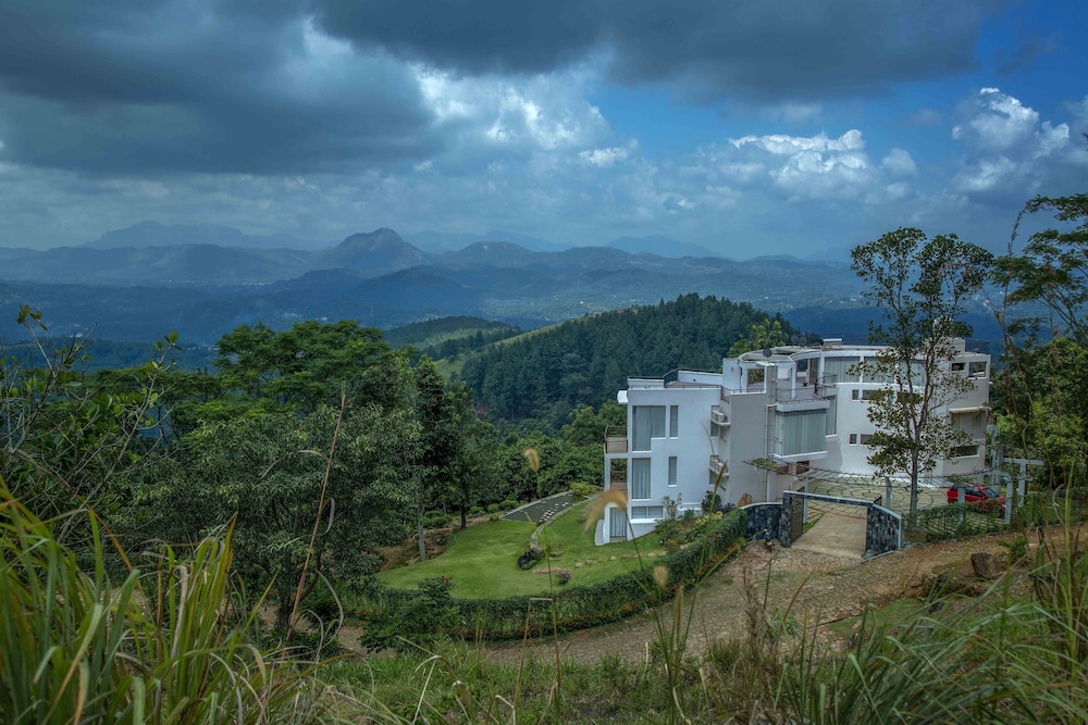 Villa Vajrapani — 4-Star Luxury Hotel in Kandy, Sri Lanka