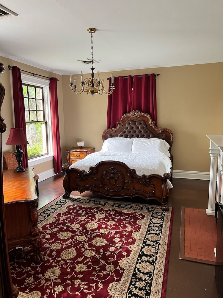 Huffman Manor Inn - photo 12