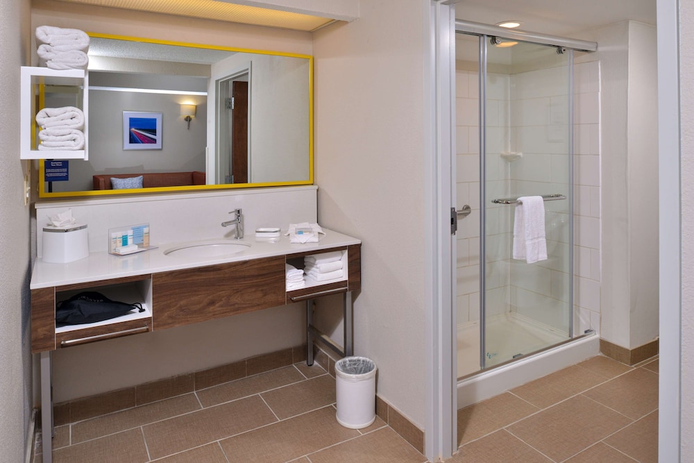 Hampton Inn Henderson - photo 24