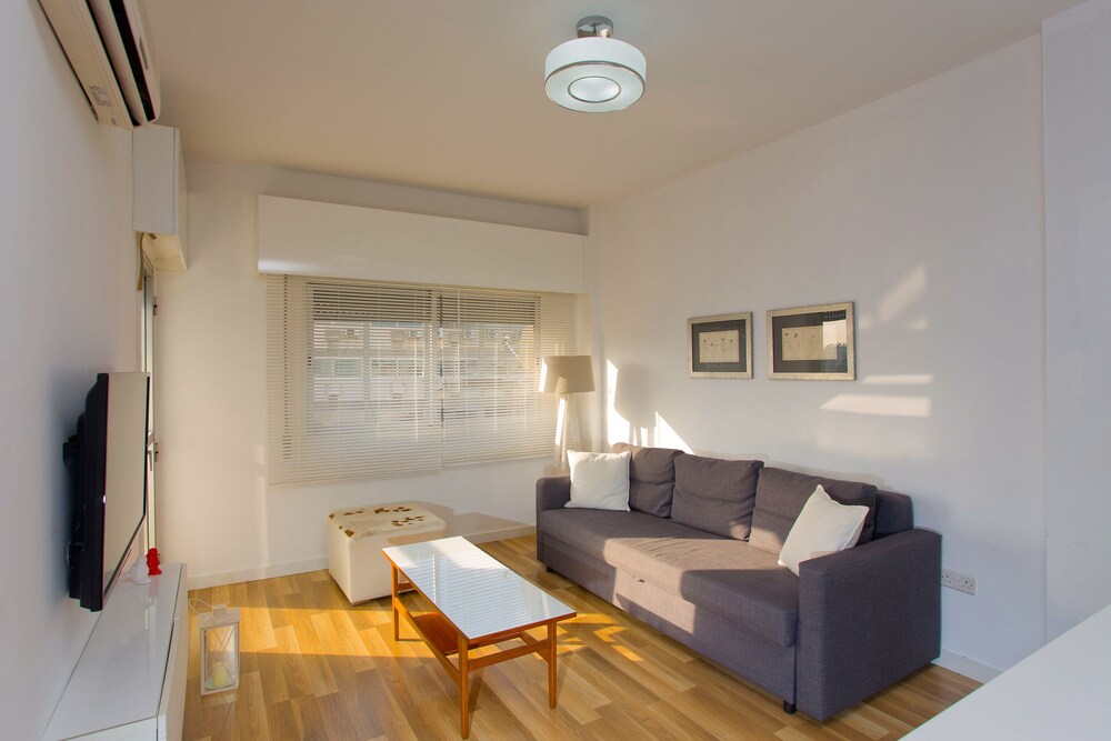 SeaBreeze Limassol City Center Flat — 4-Star Luxury Hotel in Limassol, Cyprus