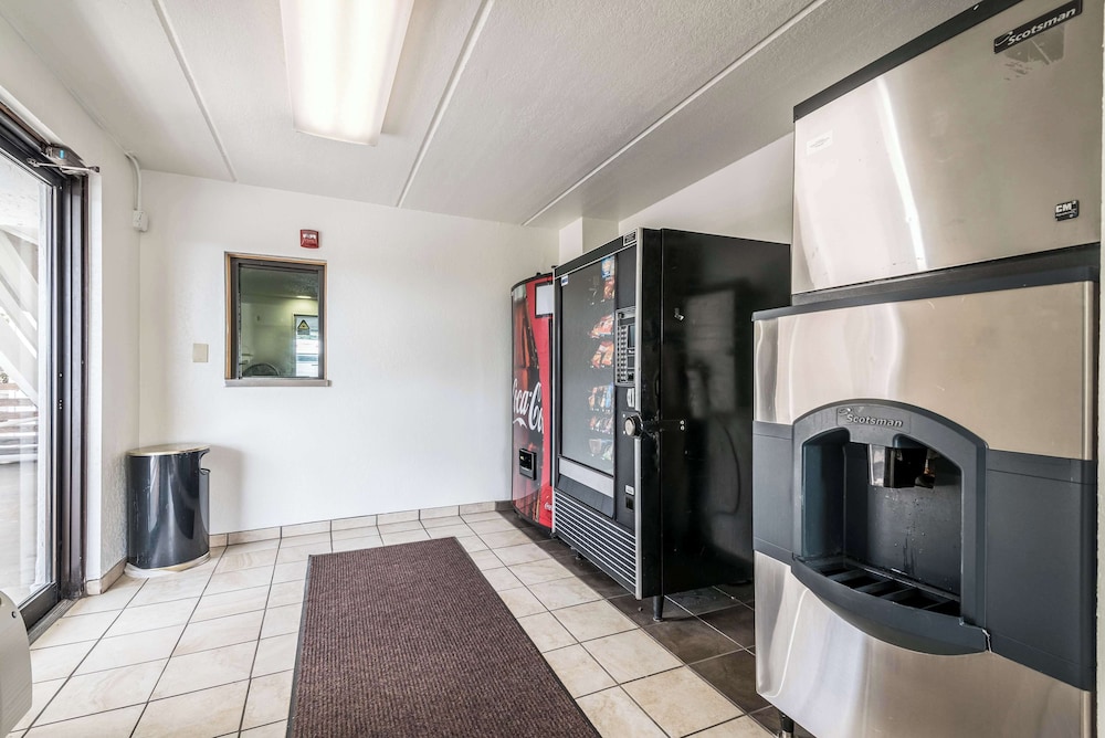 Motel 6 Birmingham AL - photo 17