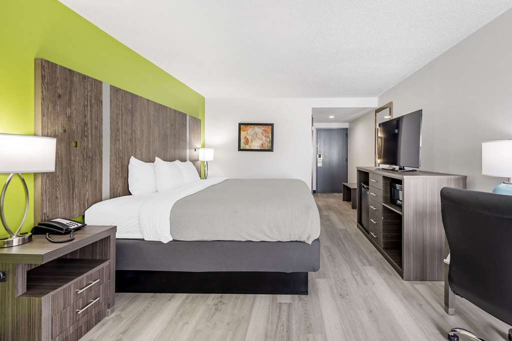 Quality Inn Clarksville Exit 11 - photo 8