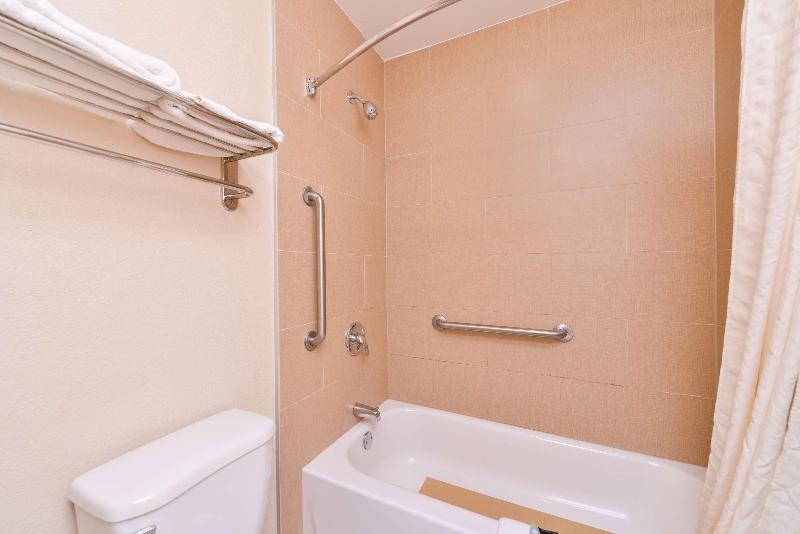Americas Best Value Inn Airport South - photo 37