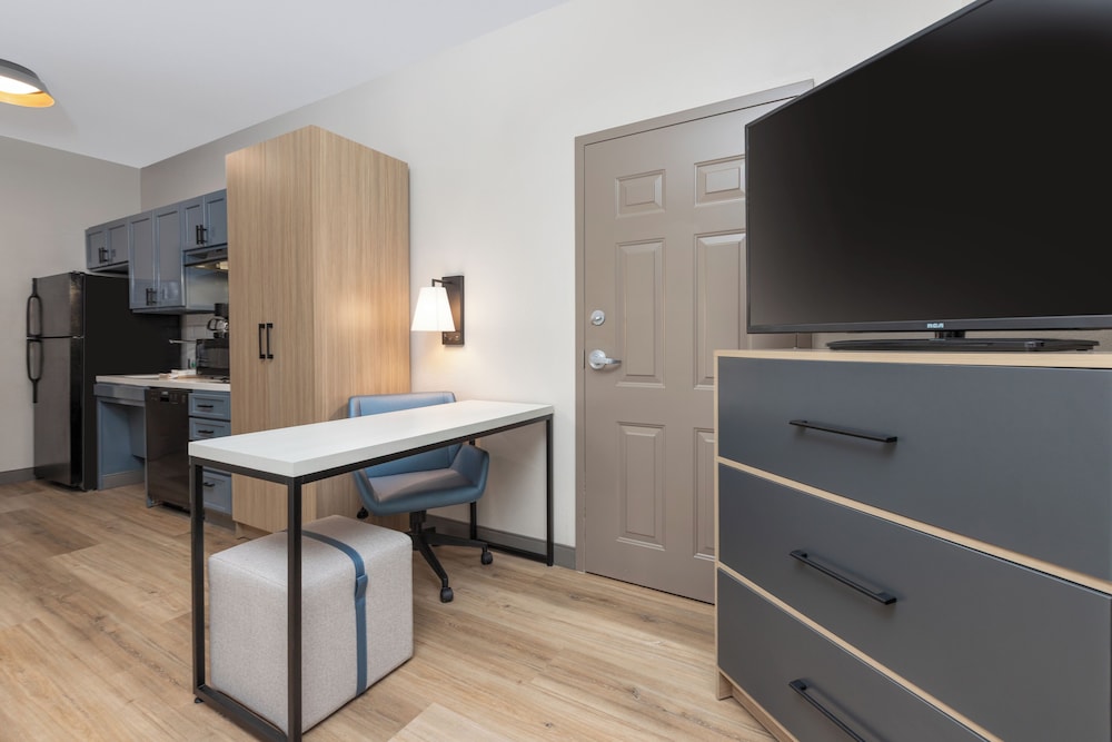 Candlewood Suites Houston by IHG - photo 18