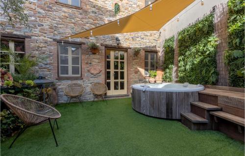 Stunning Home In Capannori With Jacuzzi — 5-Star Luxury Hotel in Capannori, Italy