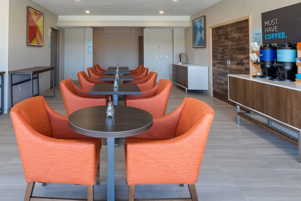 Holiday Inn Express & Sts Englewood Denver South - photo 35