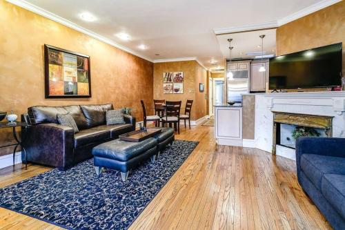 Brownstone 2 entire units Gold Coast — 4-Star Luxury Hotel in Chicago, United States