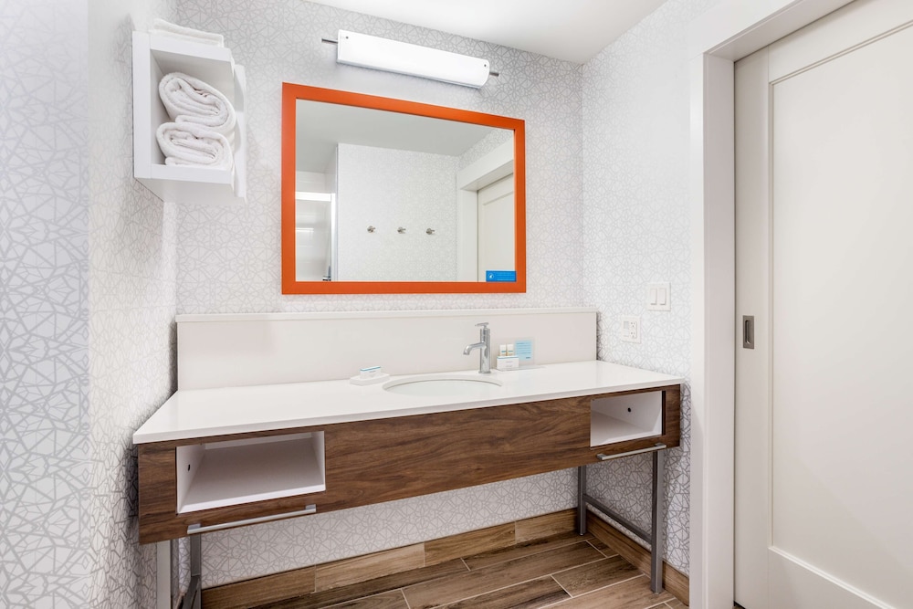 Hampton Inn by Hilton Bedford - photo 16
