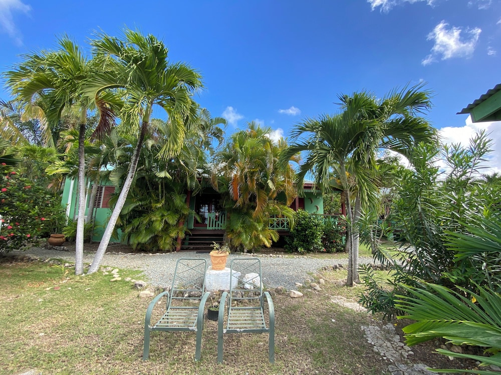 The Greenside Cottages Private Tropical Garden Residential Area 5 Mins From The Beach — Saint John S