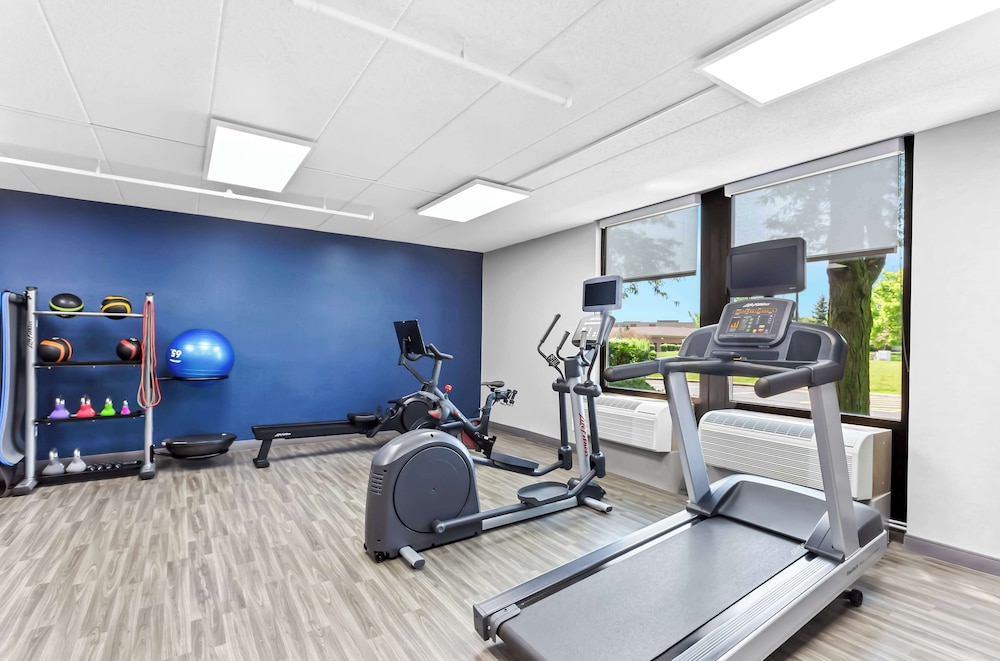 Hampton Inn Chicago Naperville - photo 24