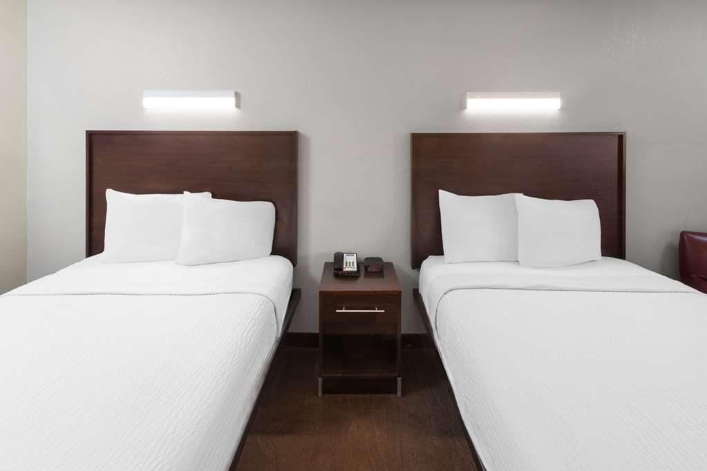 Travelodge by Wyndham Peoria - photo 16