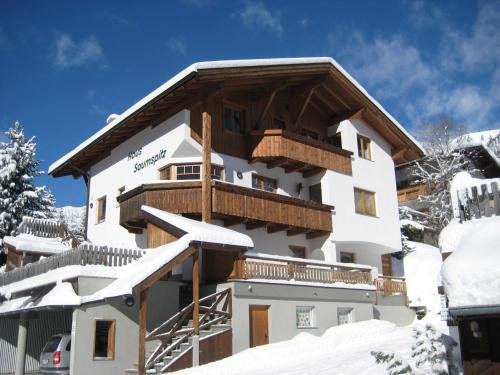 Haus Saumspitz — 4-Star Luxury Hotel in St Anton Am Arlberg, Austria