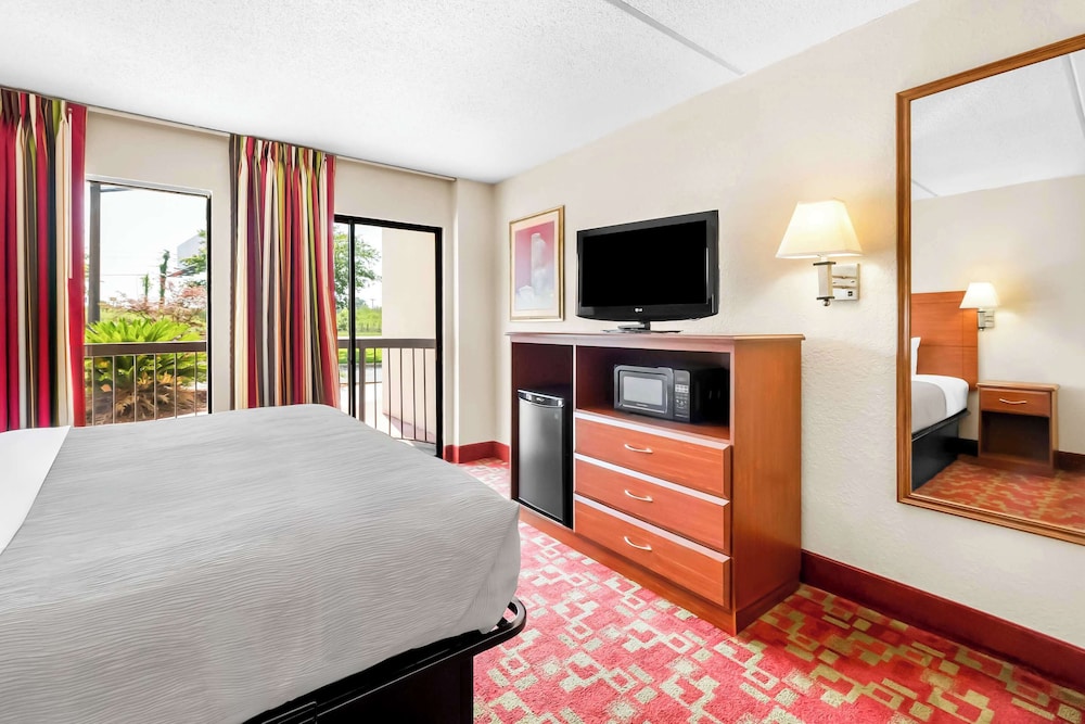 Quality Inn Selma Smithfield - photo 26