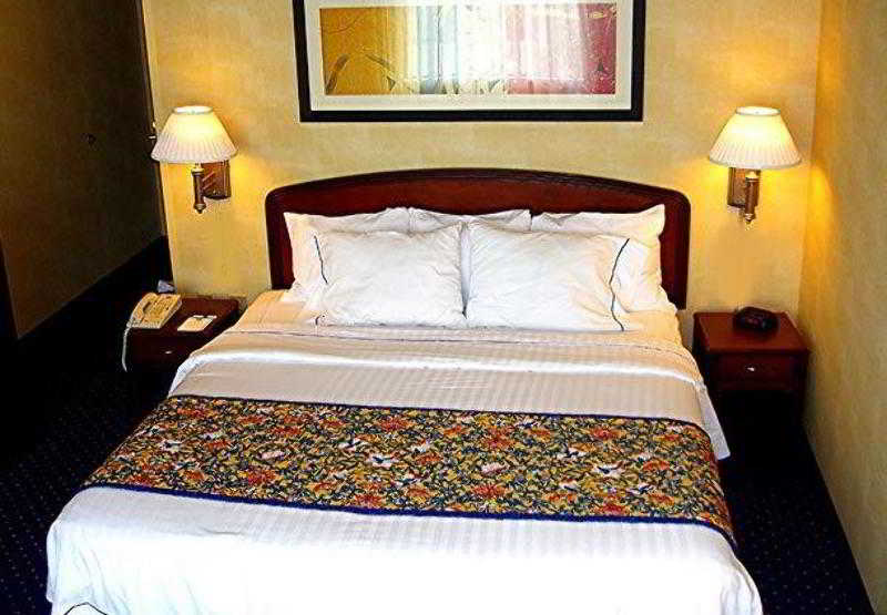 Courtyard by Marriott Newport News Yorktown - photo 23