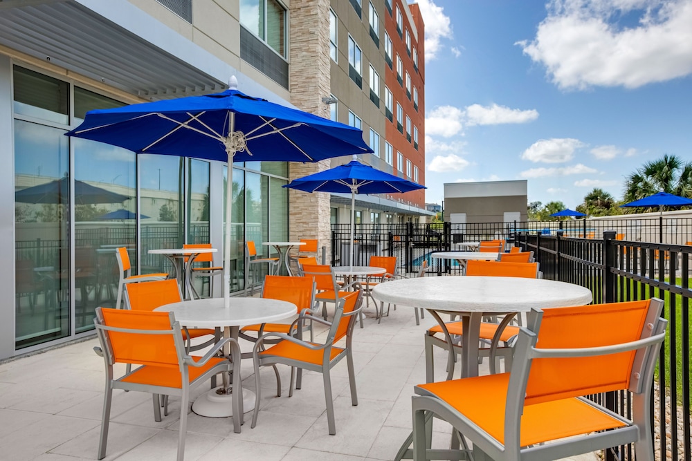 Holiday Inn Express & Suites Sanford Lake Mary by IHG - photo 35