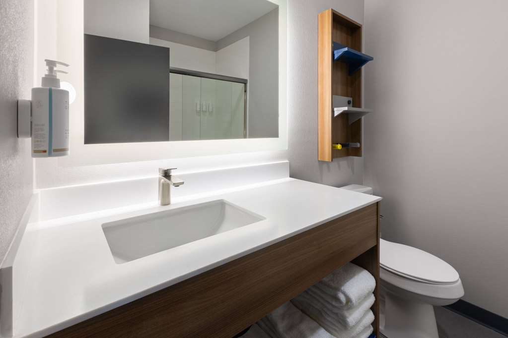Microtel Inn & Suites by Wyndham Olive Branch - photo 23