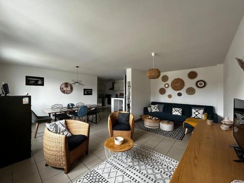 Escapade Bord de Mer Terrasse & Parking Prive Plage a 300 M — hotel in Le Portel