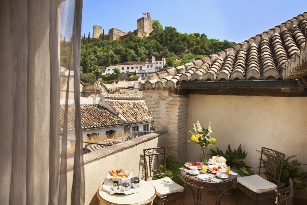 Room Mate Migueletes - last minute hotel in Granada
