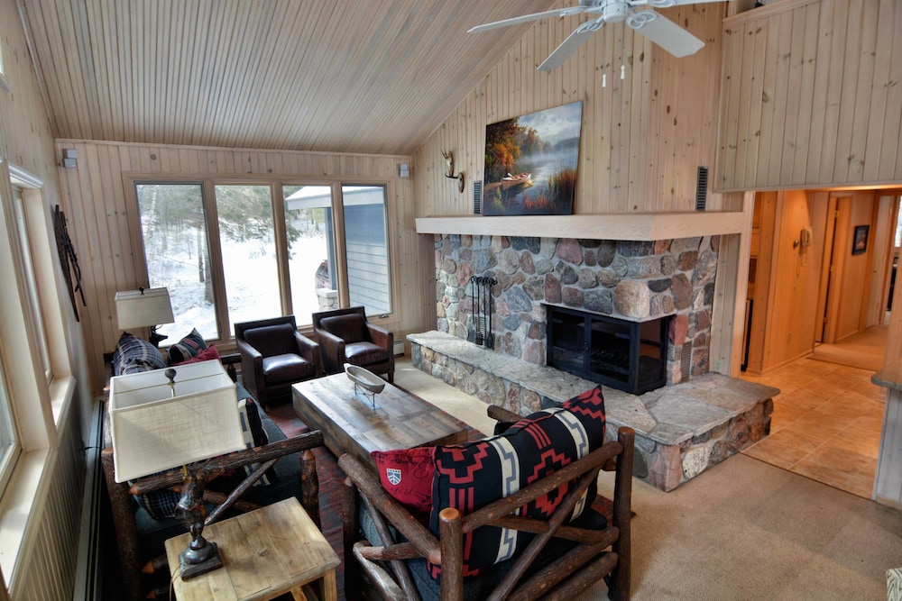 Serenity On Lake Owen 5 Bedroom Hotel Room by RedAwning - photo 23