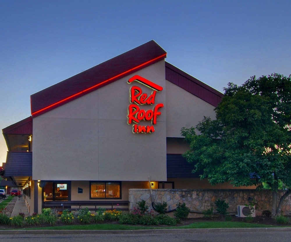 Red Roof Inn Canton - photo 28