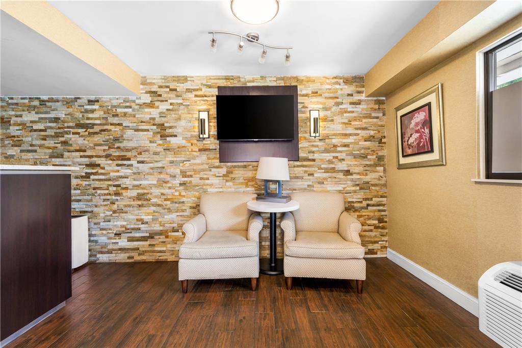 Econo Lodge Charlotte Airport - photo 10