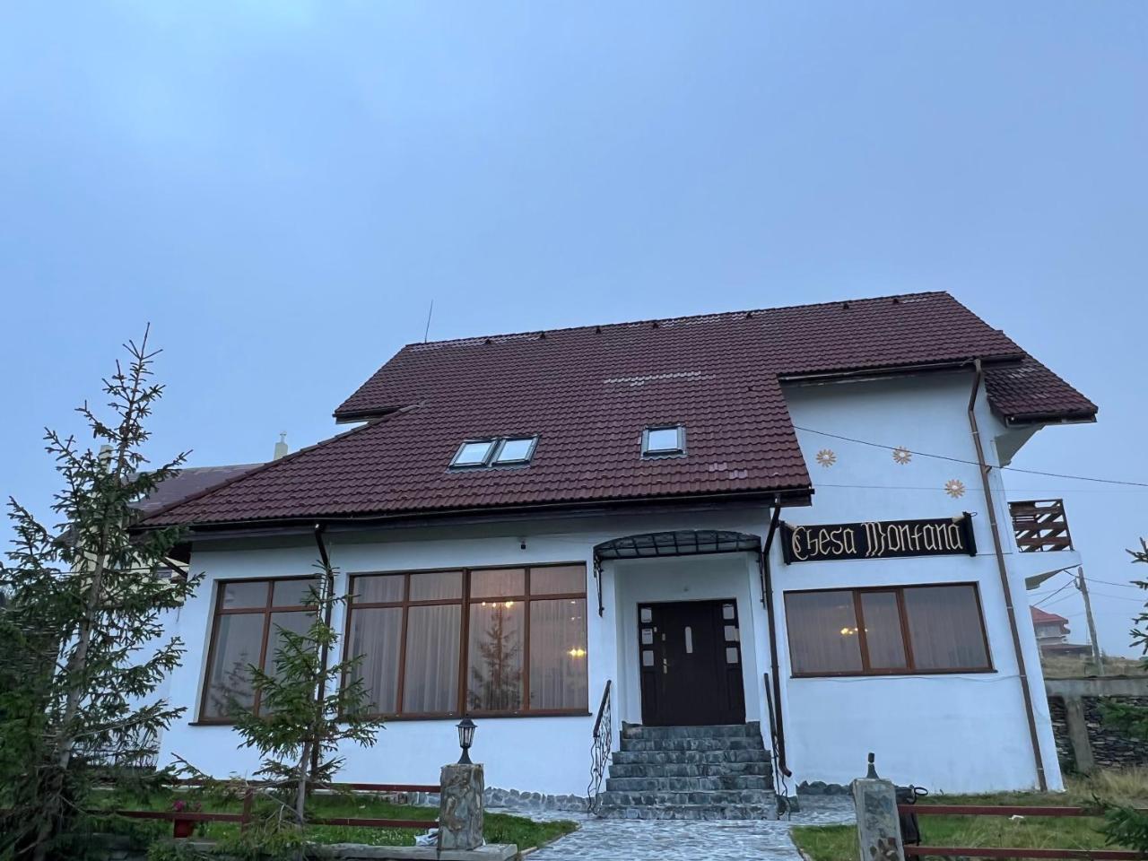 Chesa Montana in Novaci, Romania