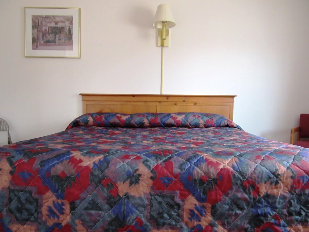Yellowstone Country Inn - photo 18