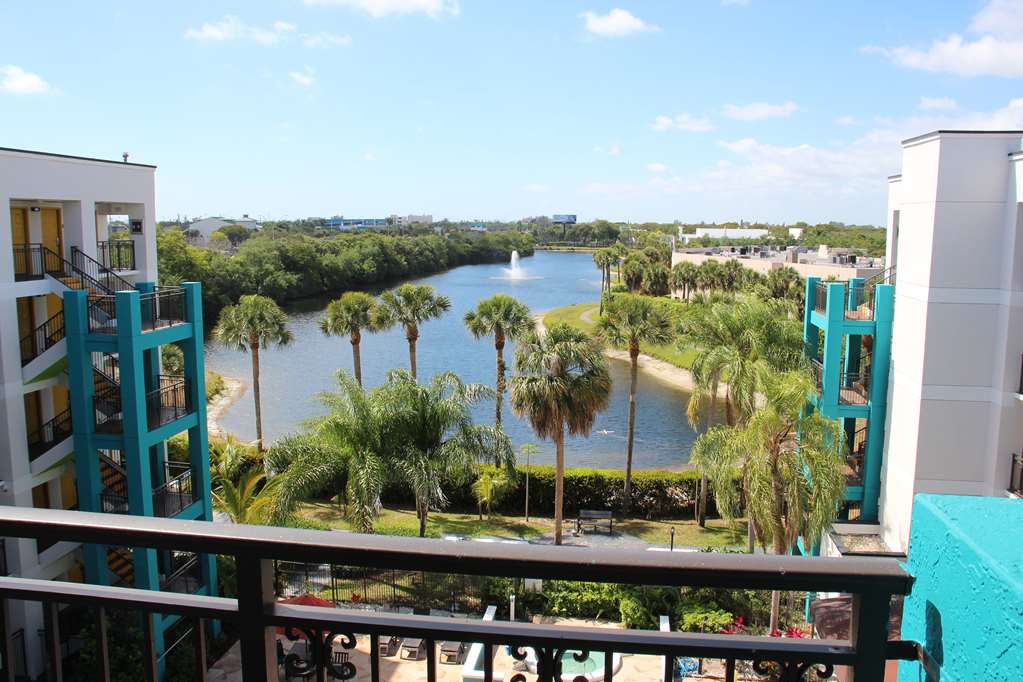 Best Western Plus Deerfield Beach Hotel & Suites - photo 12