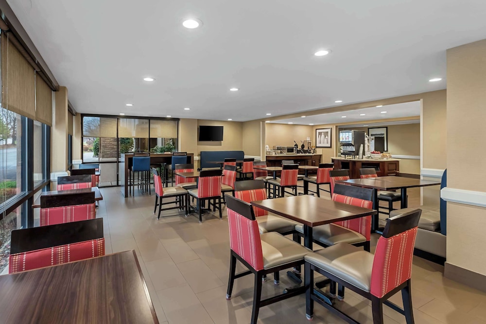 Comfort Inn & Suites Somerset New Brunswick - photo 34