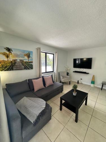Apartment in Hollywood close to shops & beach 110 — 4-Star Luxury Hotel in Hollywood, United States