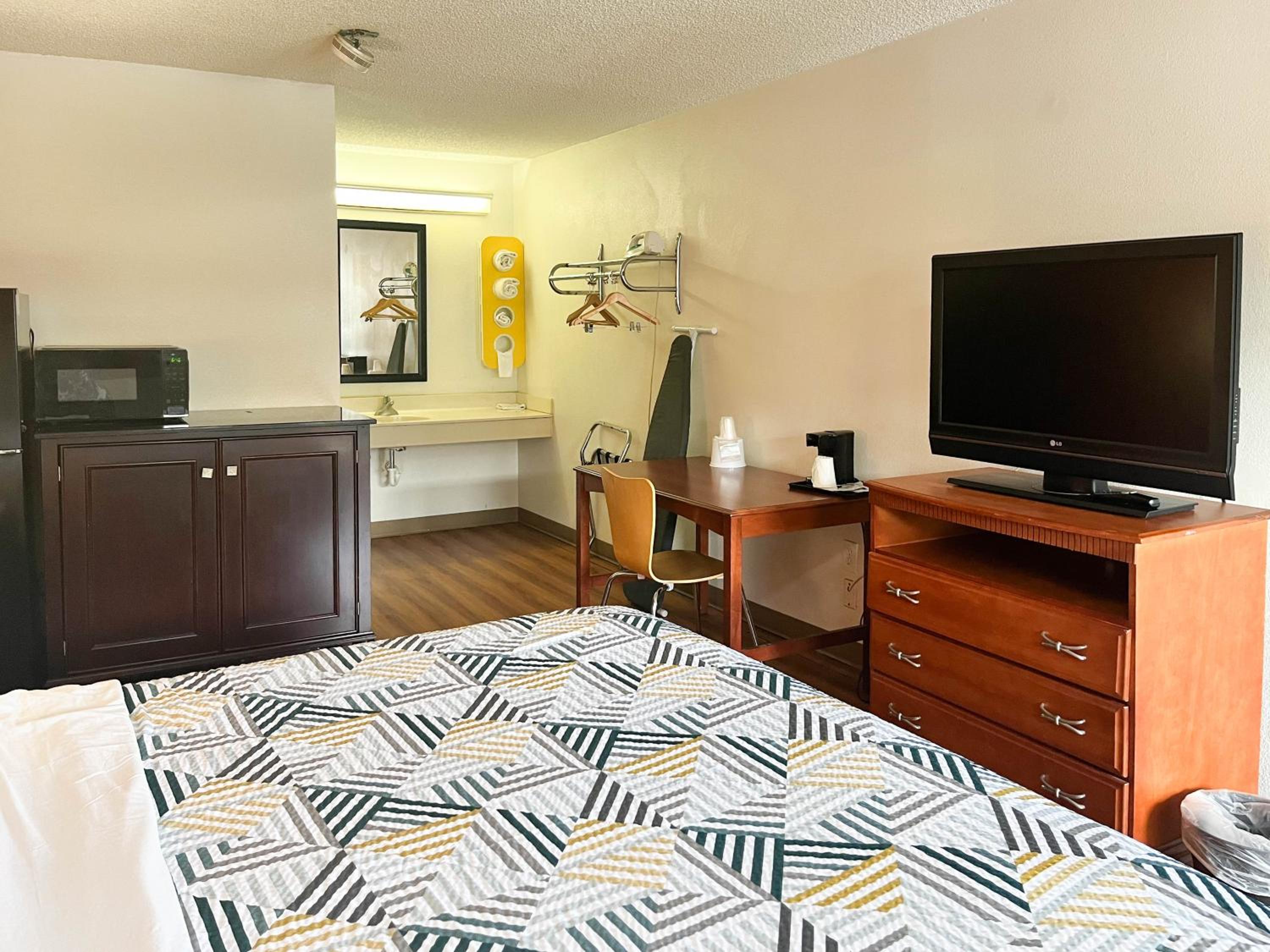 Studio 6 Suites Dayton Oh Englewood - photo 17