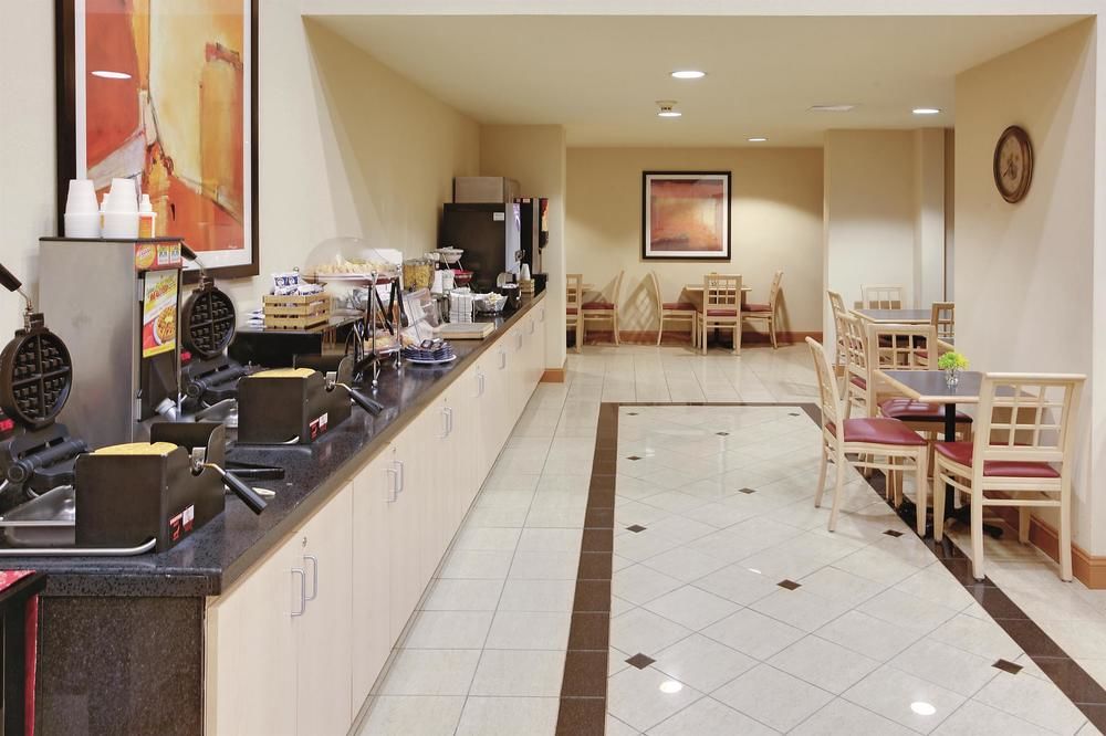 La Quinta Inn & Suites by Wyndham Armonk Westchester - photo 21