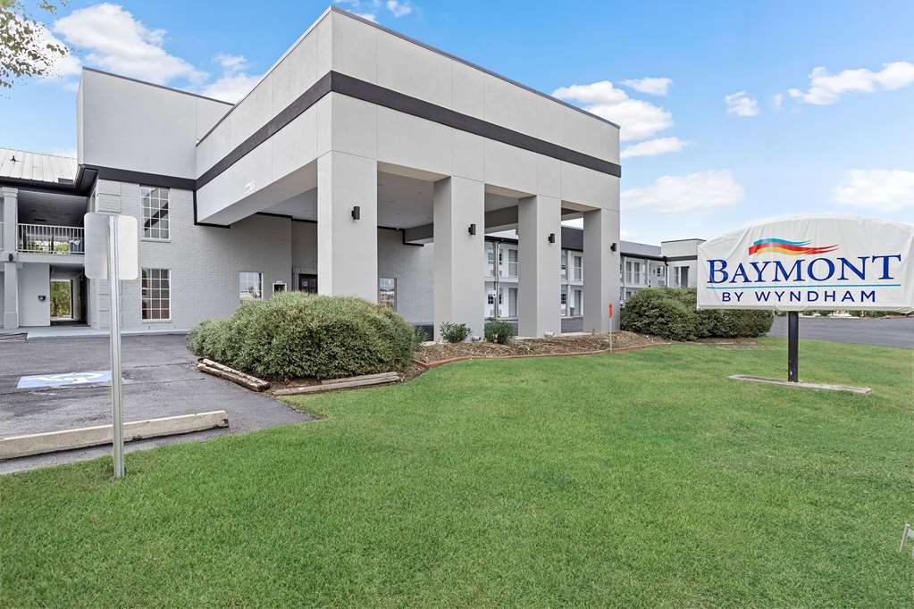 Baymont by Wyndham Beaumont - featured photo