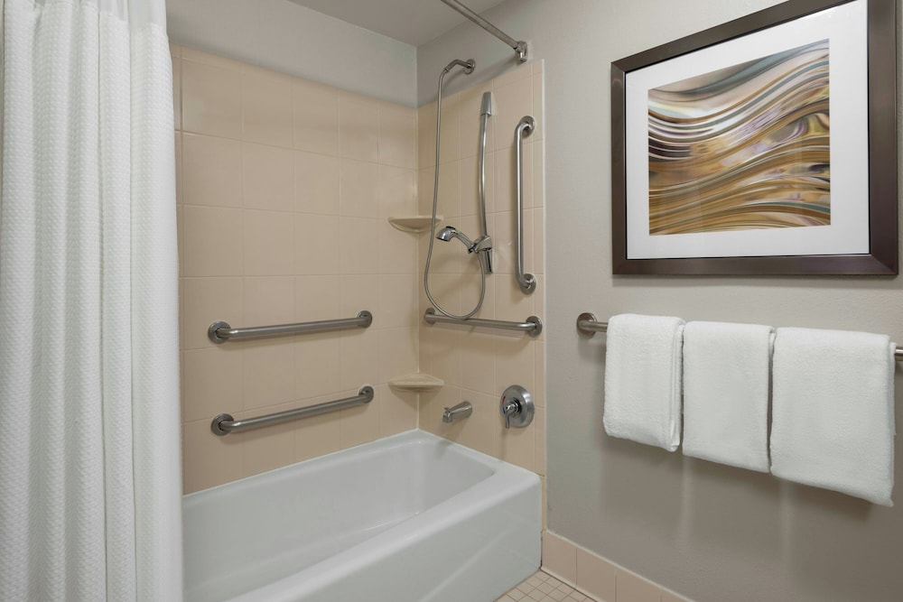 Courtyard by Marriott Rockford - photo 16