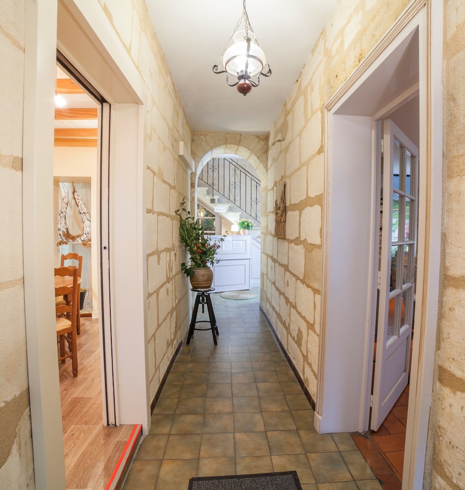 Auberge Du Porche — Blaye — photo 3