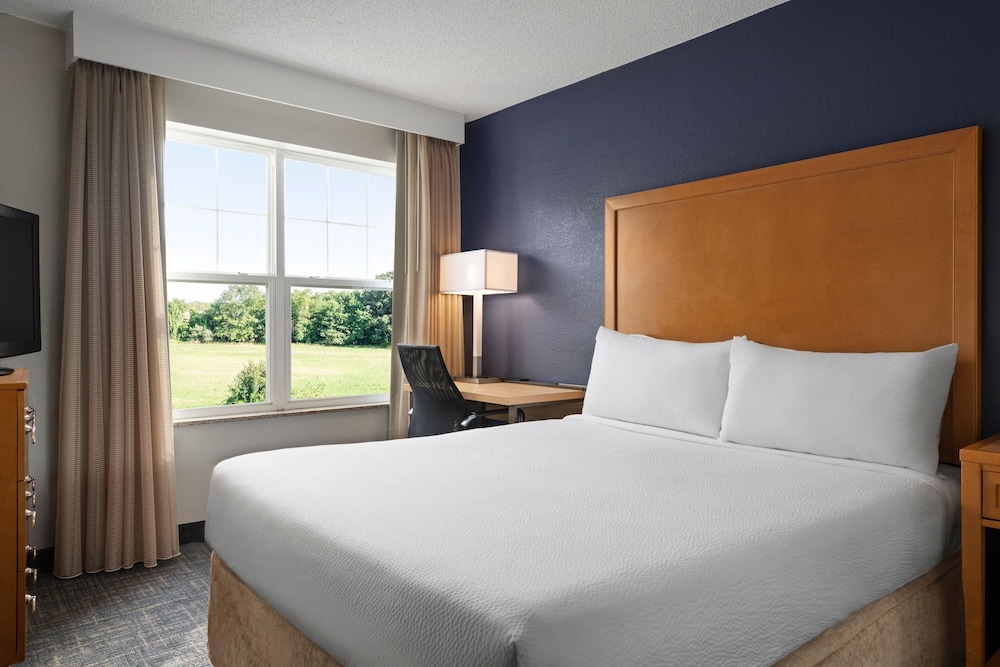Residence Inn by Marriott Mt. Laurel at Bishop's Gate - photo 5