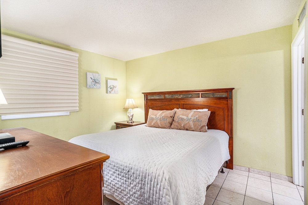 0611 Waters Edge Resort 2 Bedroom Condo by RedAwning - photo 5