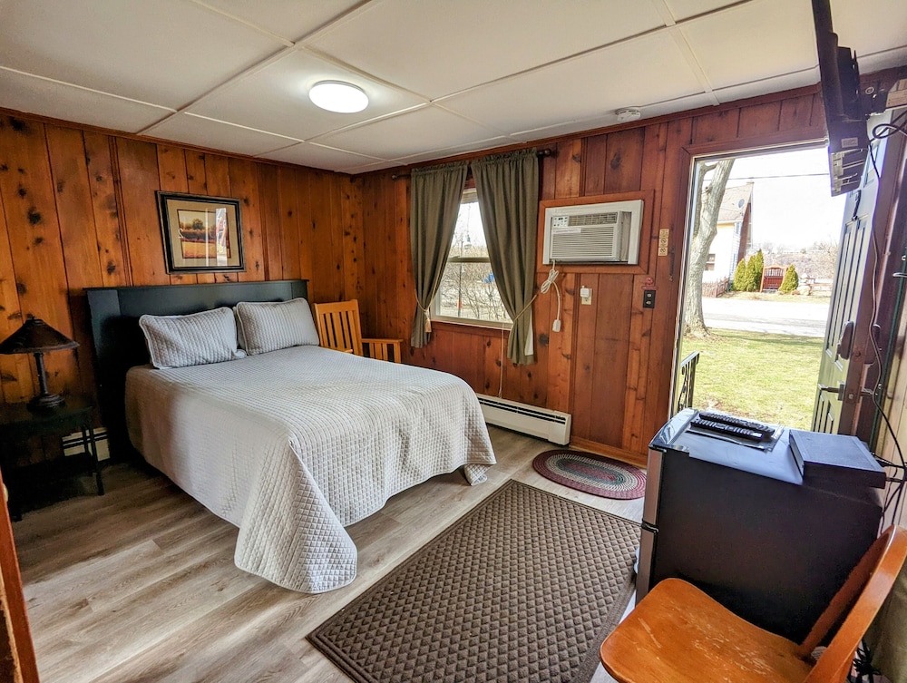 Riverside Motel - photo 15