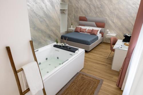 Sunbay Luxury Rooms — 4-Star Luxury Hotel in Vieste, Italy
