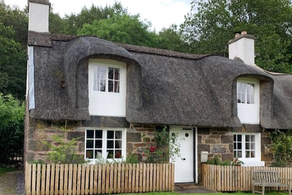 A Fairytale Highland Cottage — 5-Star Luxury Hotel in Aberfeldy, United Kingdom