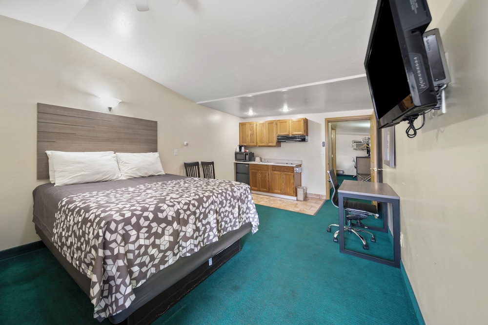 Kingsway Inn - photo 37