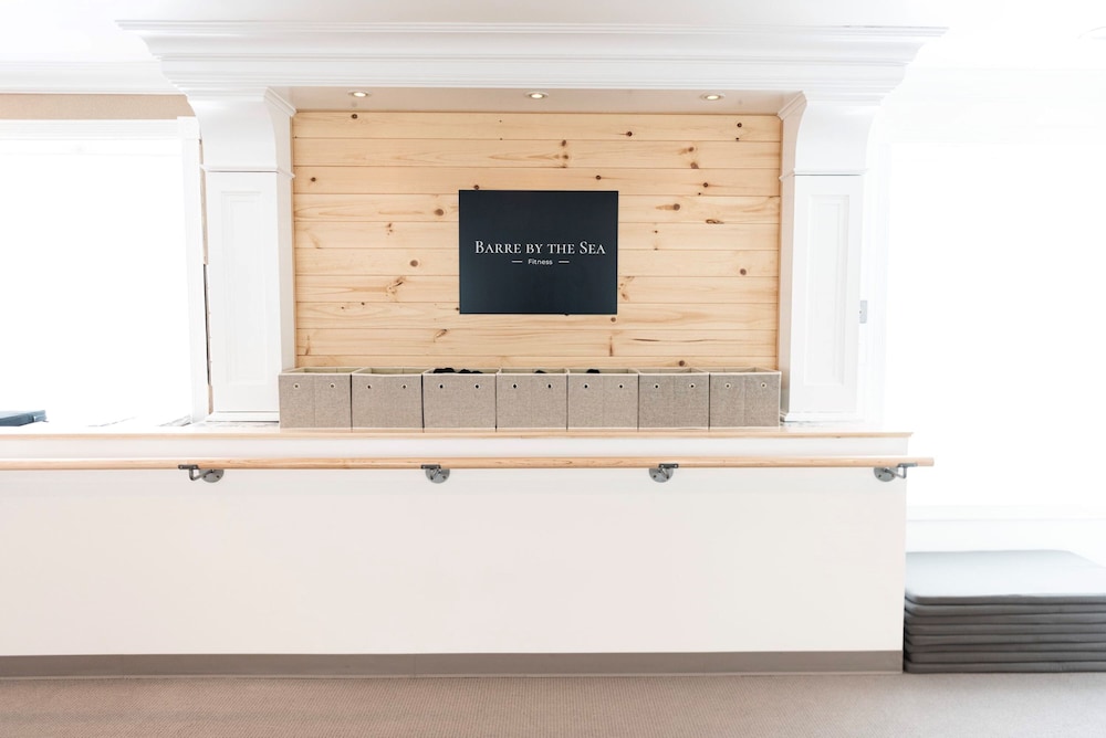 Majestic Inn & Spa - photo 3