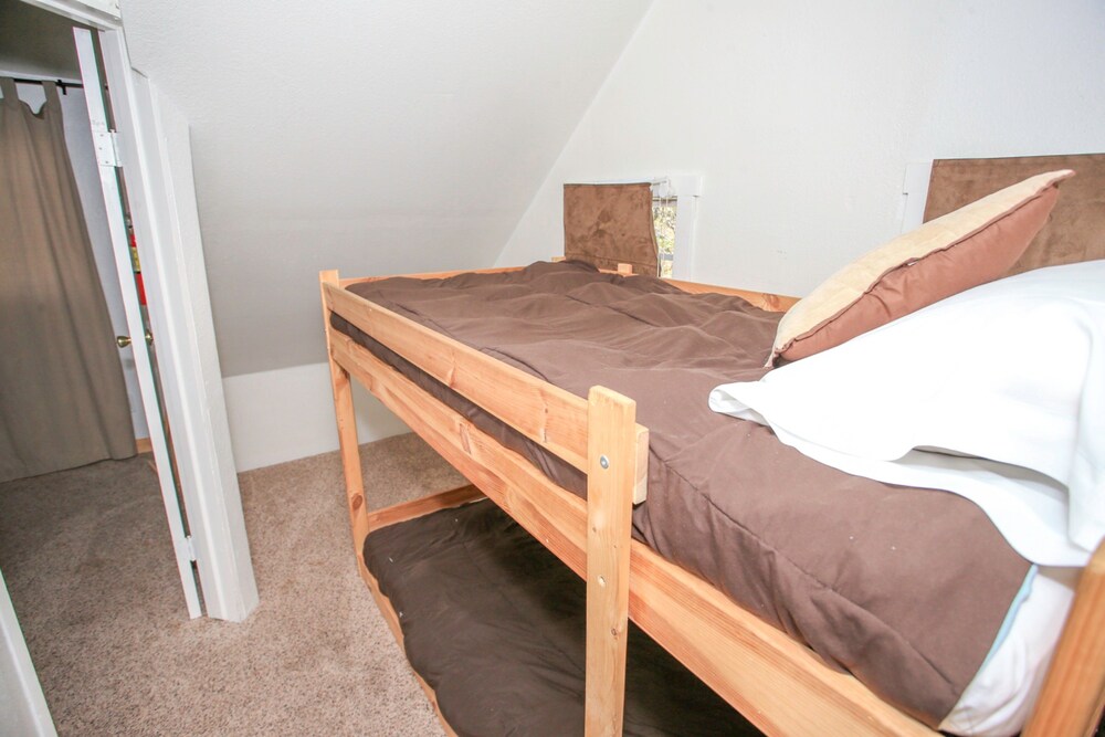 Little Swiss Inn - photo 14