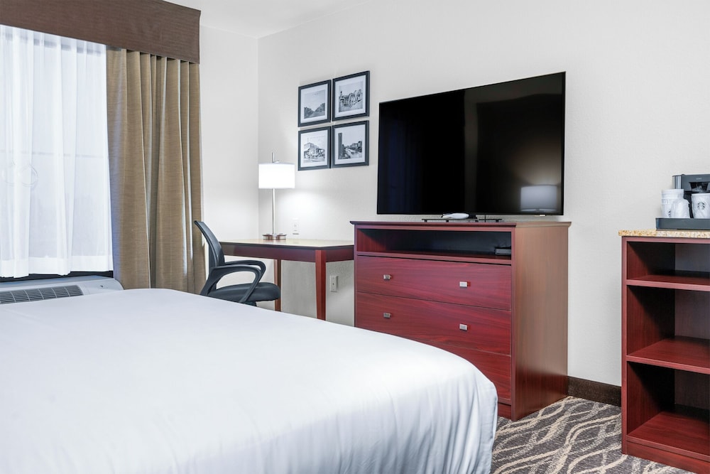 Cobblestone Hotel & Suites Lynden - photo 11